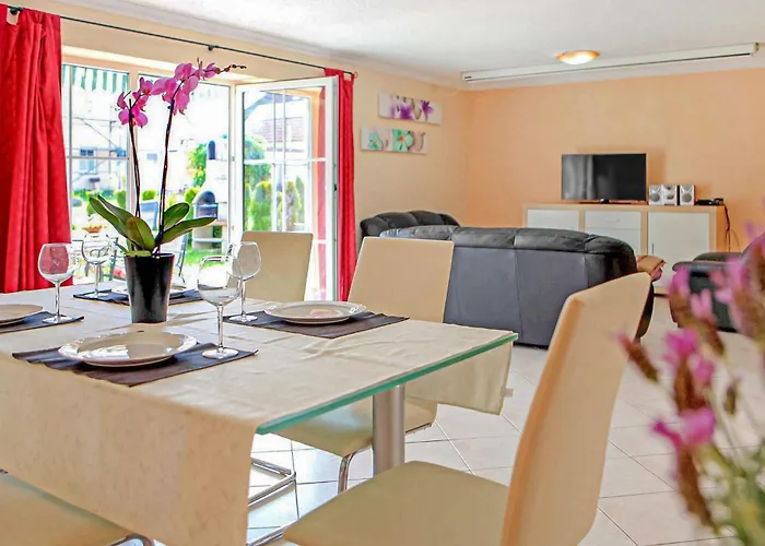 Ferienhaus Verchen 펜션 Verchen